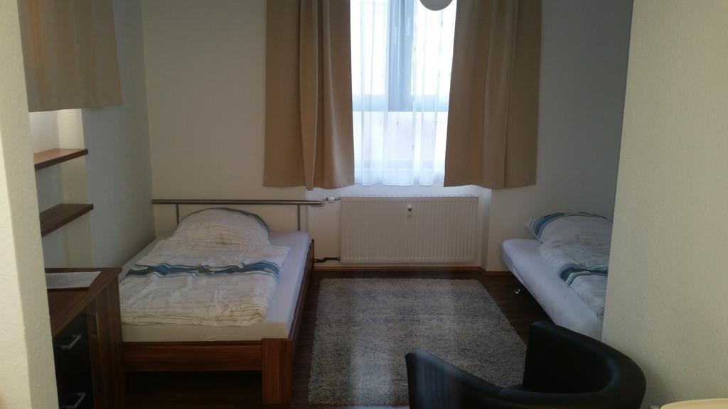 Ferienwohnung Fiwa Fewo-1 Und Fewo-2 Pirmasens Bilik gambar