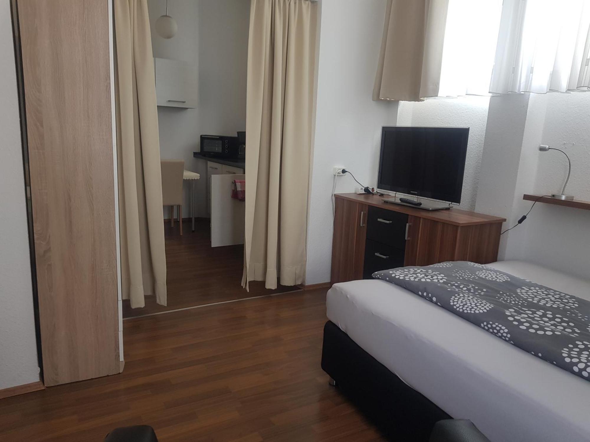 Ferienwohnung Fiwa Fewo-1 Und Fewo-2 Pirmasens Bilik gambar